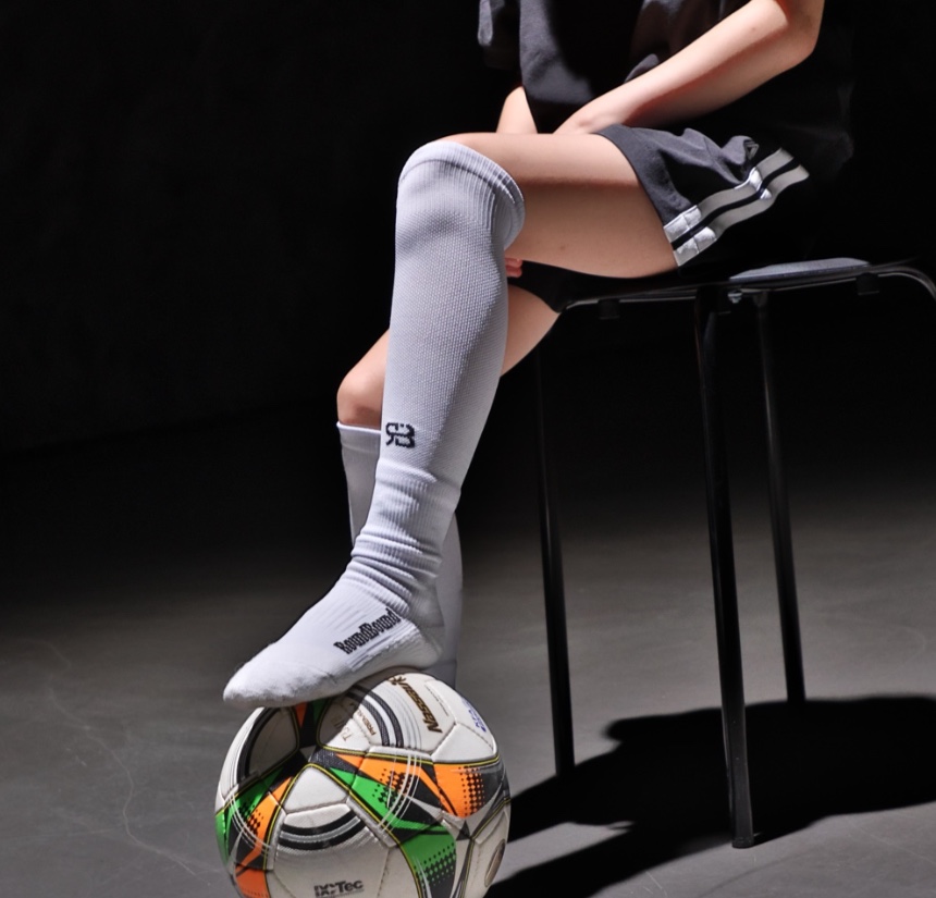 ELITE TUBE SOCKS 제품 착용 이미지